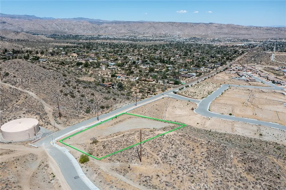8811 Sage Yucca Valley, CA 92284