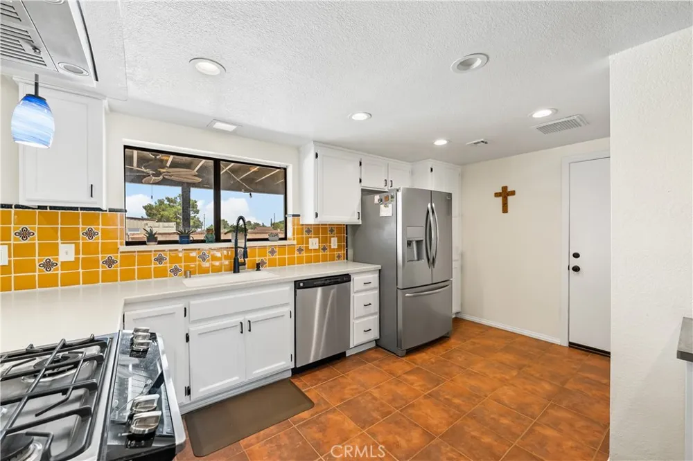 5055 W Avenue K12 Lancaster, CA 93536