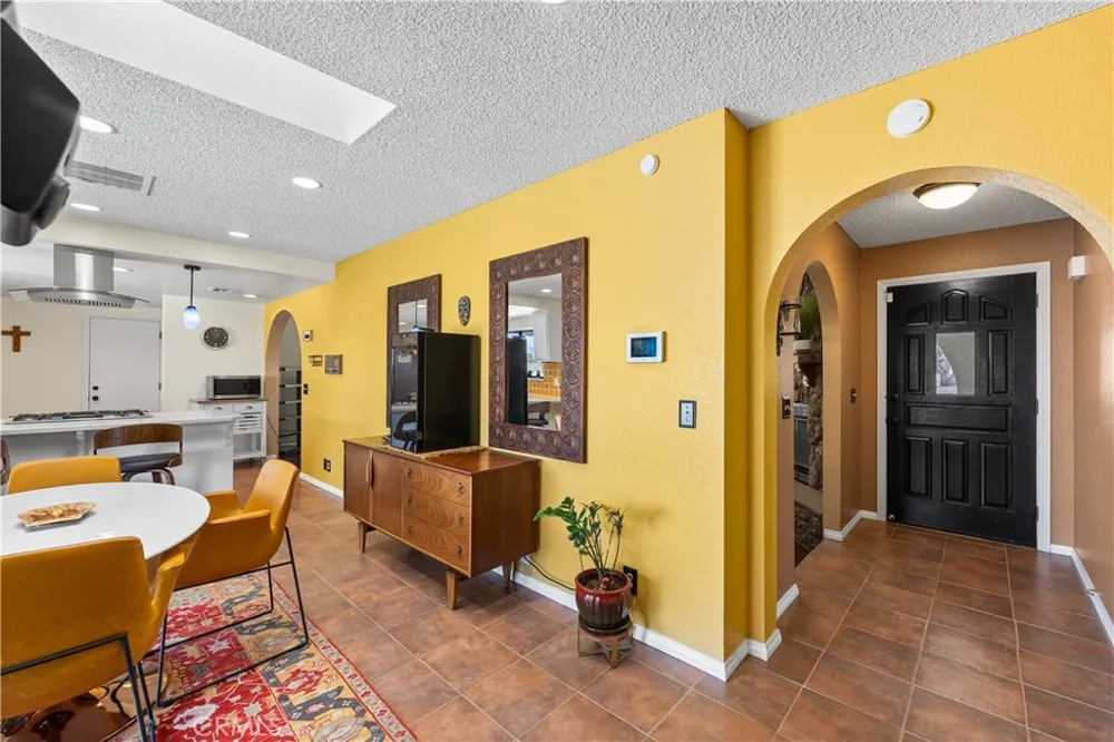 5055 W Avenue K12 Lancaster, CA 93536