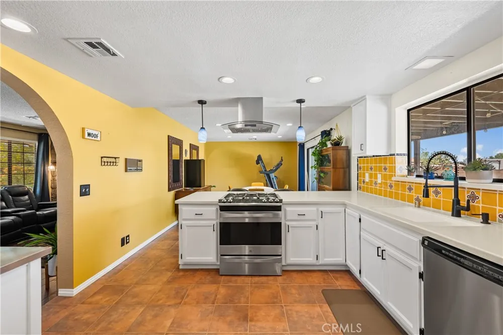 5055 W Avenue K12 Lancaster, CA 93536