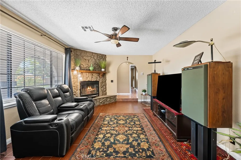 5055 W Avenue K12 Lancaster, CA 93536