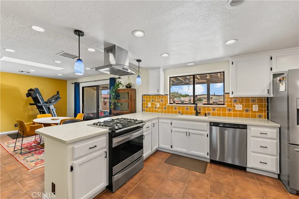 5055 W Avenue K12 Lancaster, CA 93536