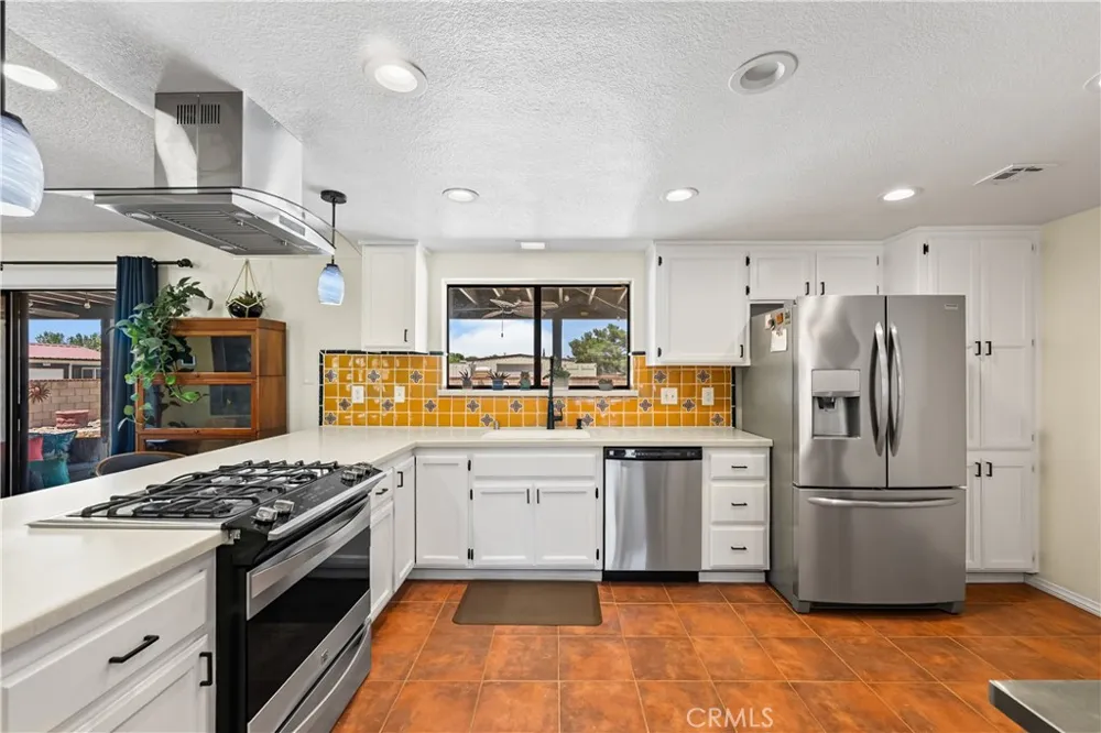 5055 W Avenue K12 Lancaster, CA 93536