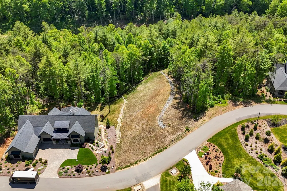 151 Riverbend Forest Drive Asheville, NC 28805