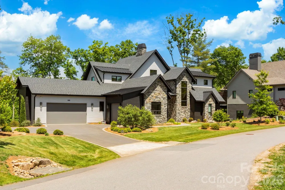 151 Riverbend Forest Drive Asheville, NC 28805