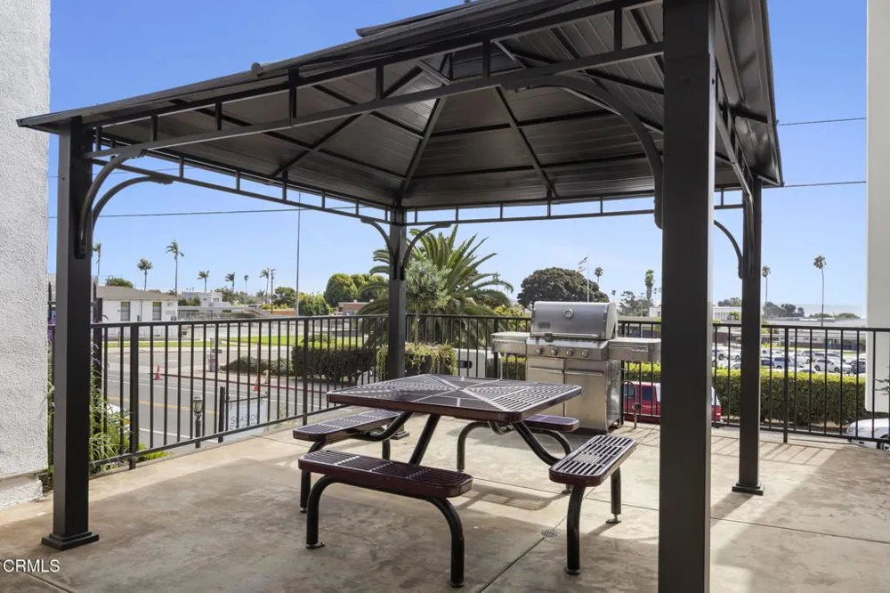 1381 E Santa Clara Street Ventura, CA 93001