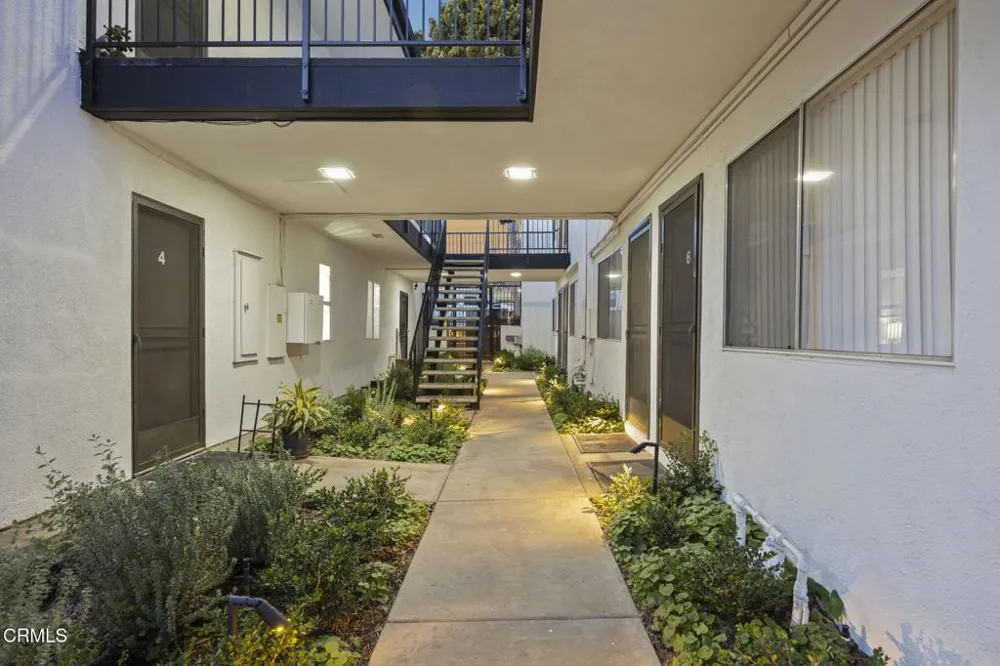 1381 E Santa Clara Street Ventura, CA 93001