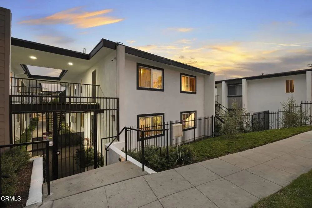 1381 E Santa Clara Street Ventura, CA 93001