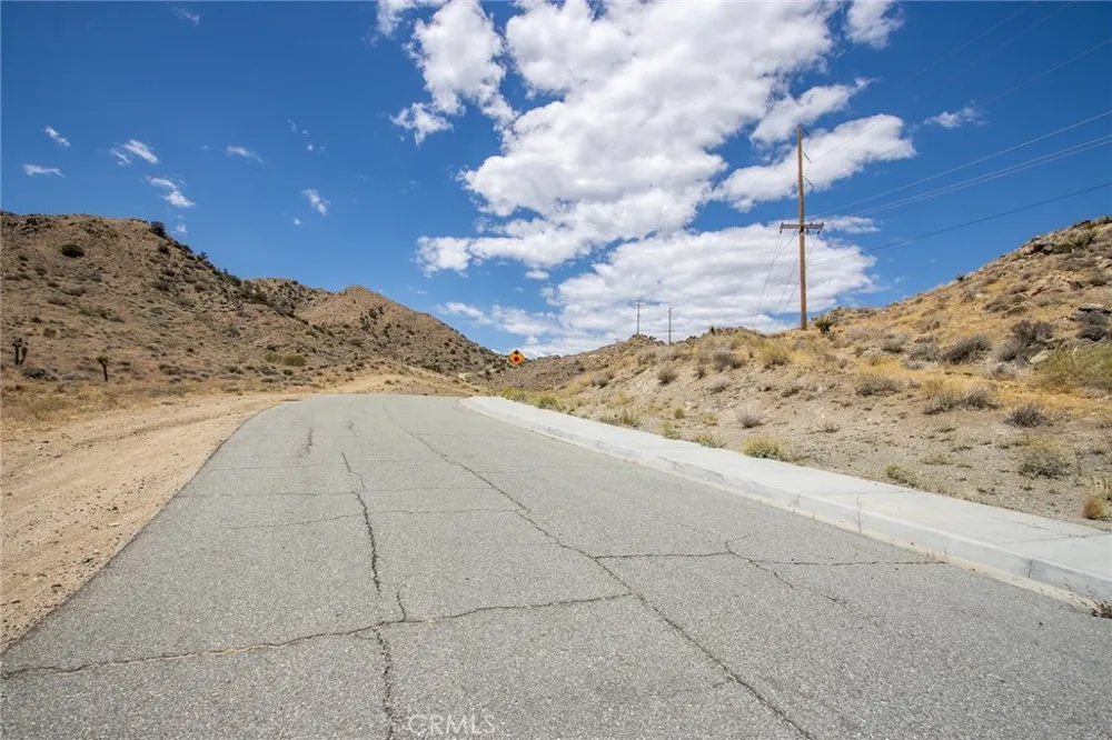 56950 San Andreas Yucca Valley, CA 92284