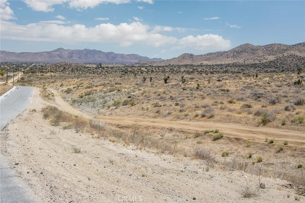 56950 San Andreas Yucca Valley, CA 92284