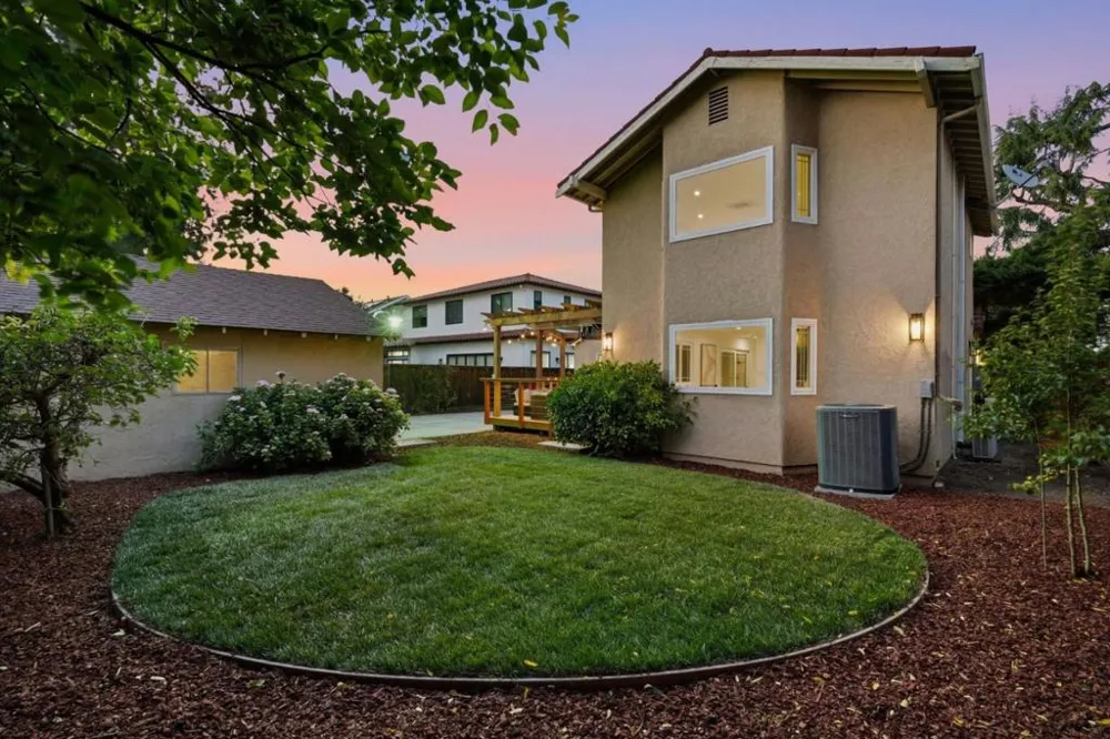 385 Carmelita Drive Mountain View, CA 94040