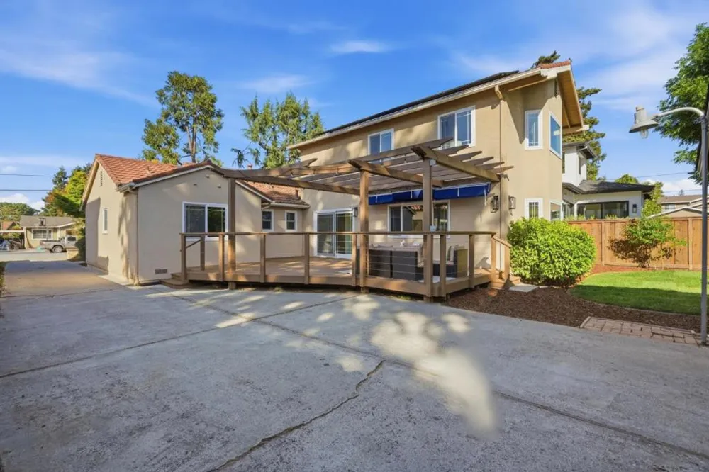 385 Carmelita Drive Mountain View, CA 94040