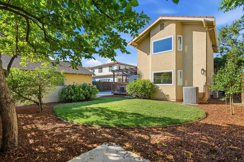 385 Carmelita Drive Mountain View, CA 94040