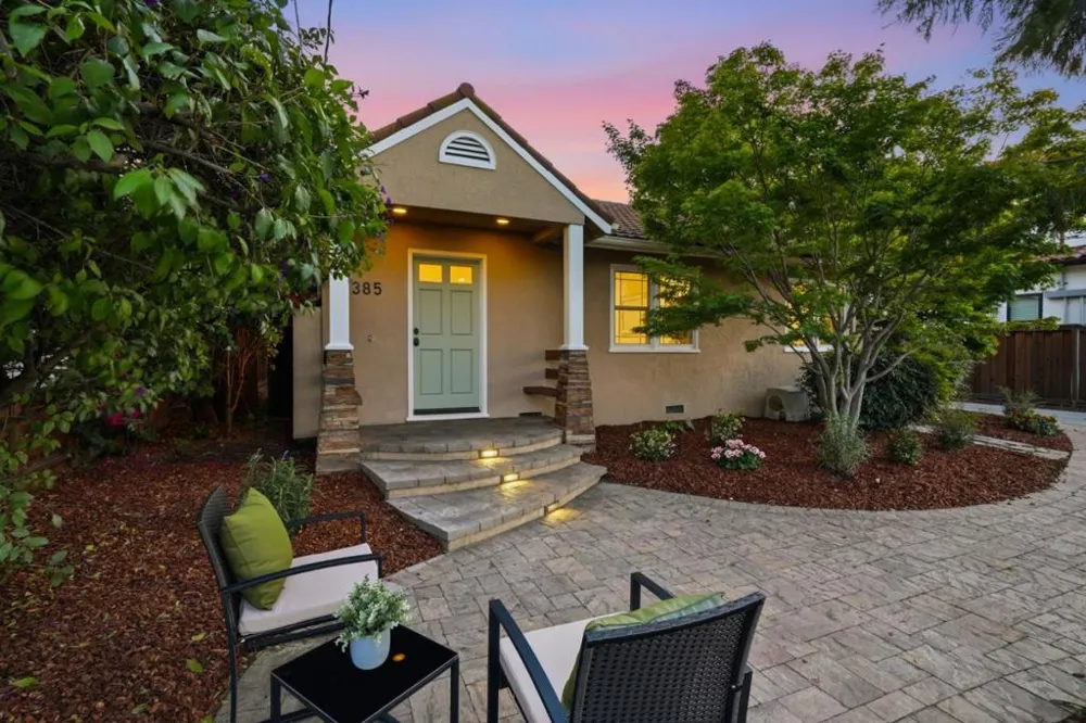 385 Carmelita Drive Mountain View, CA 94040