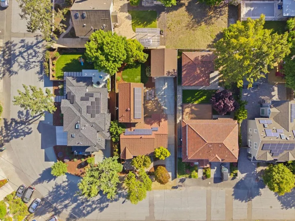 385 Carmelita Drive Mountain View, CA 94040