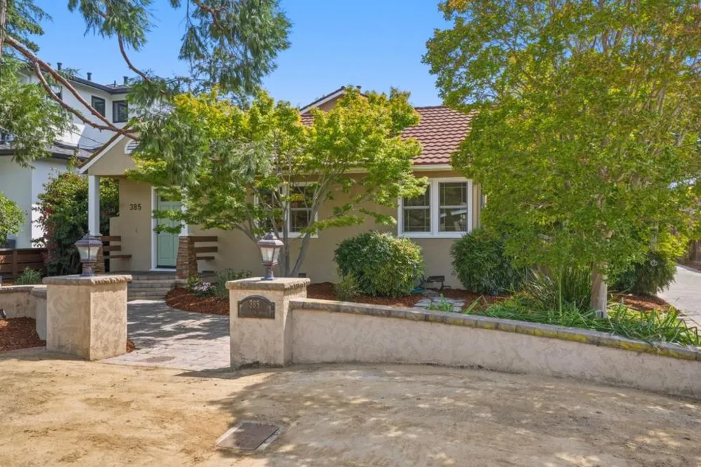 385 Carmelita Drive Mountain View, CA 94040