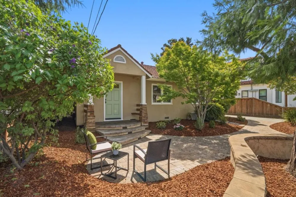 385 Carmelita Drive Mountain View, CA 94040