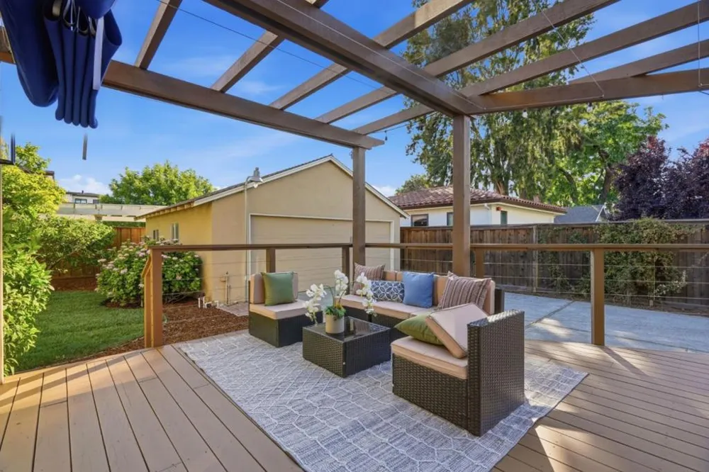 385 Carmelita Drive Mountain View, CA 94040