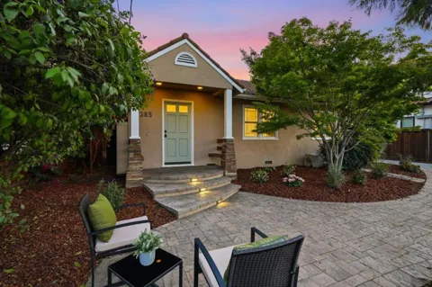 385 Carmelita Drive