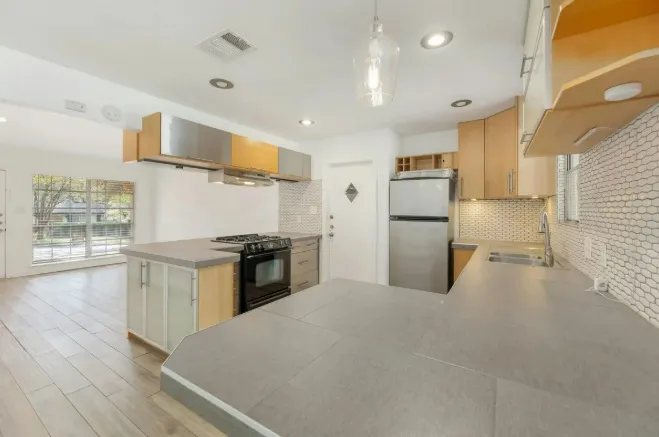 4904 Enchanted Lane Austin, TX 78745