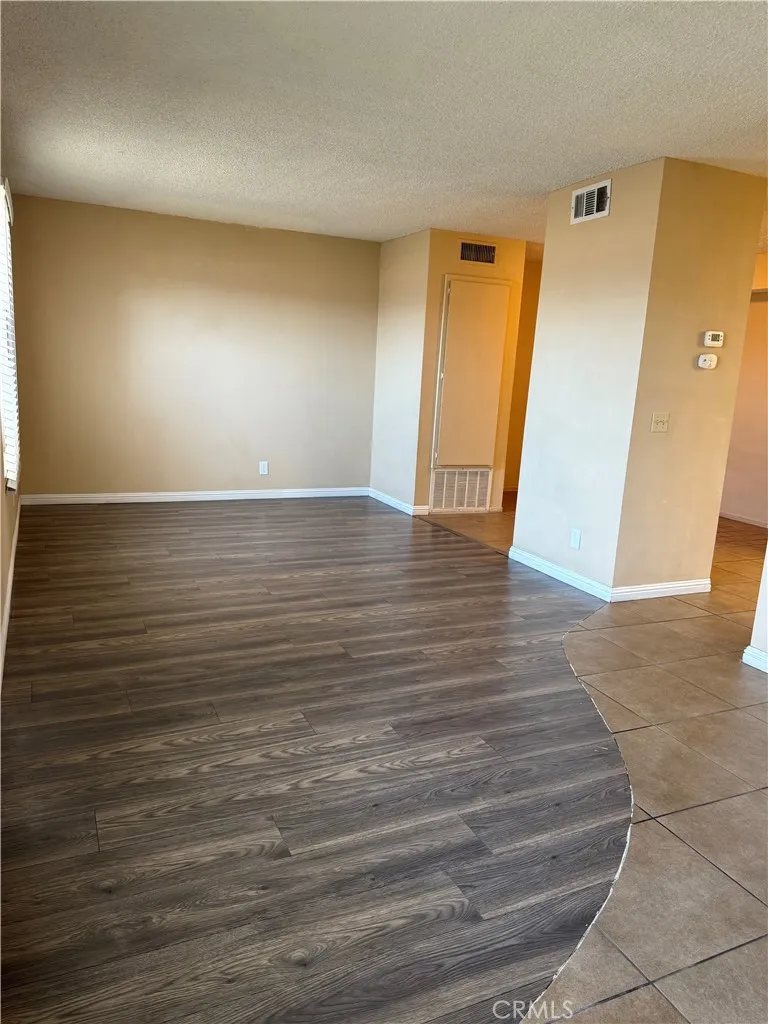 2260 E ave Q4 Palmdale, CA 93550