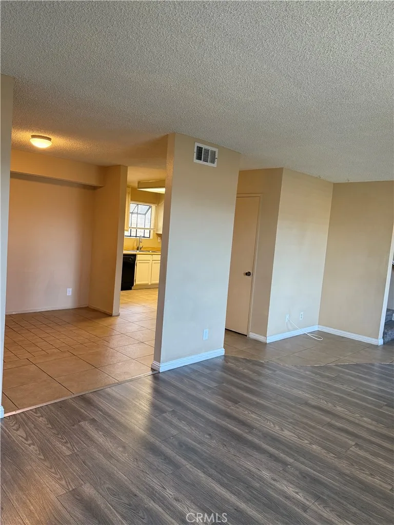 2260 E ave Q4 Palmdale, CA 93550