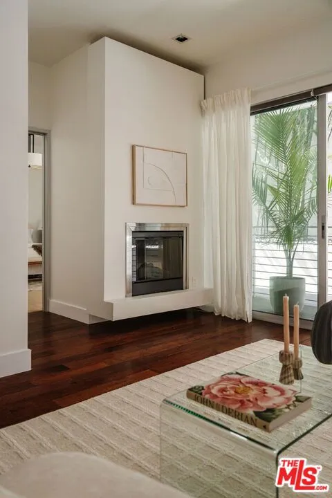 6735 Yucca Street #101 Los Angeles, CA 90028