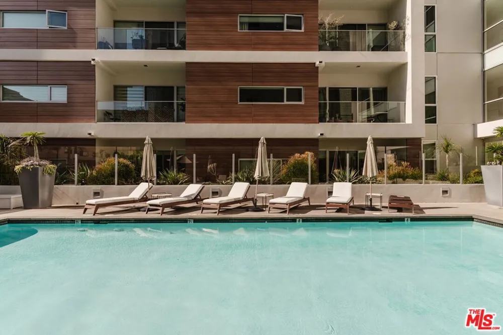 6735 Yucca Street #101 Los Angeles, CA 90028