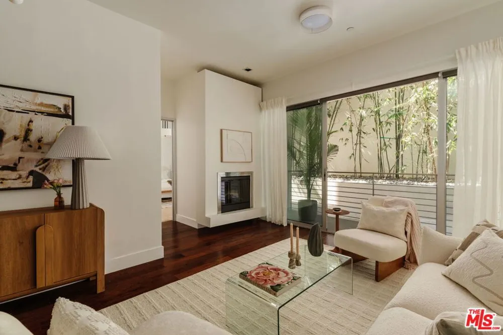 6735 Yucca Street #101 Los Angeles, CA 90028