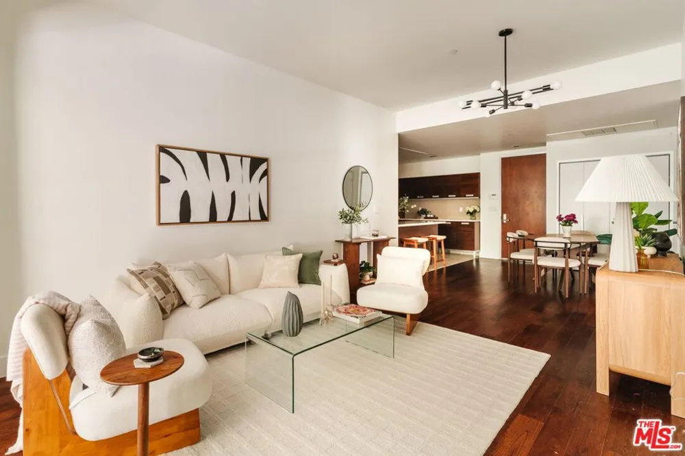 6735 Yucca Street #101 Los Angeles, CA 90028