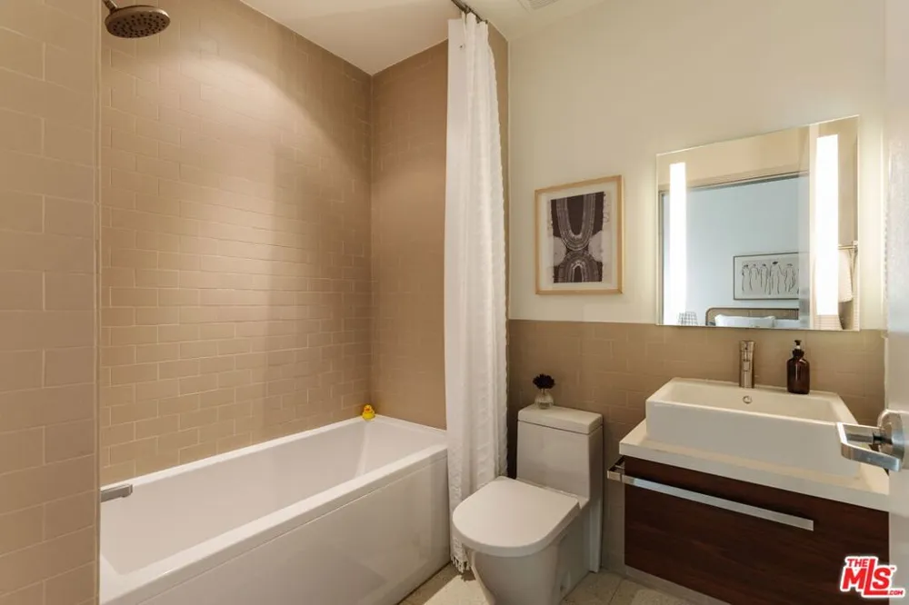 6735 Yucca Street #101 Los Angeles, CA 90028