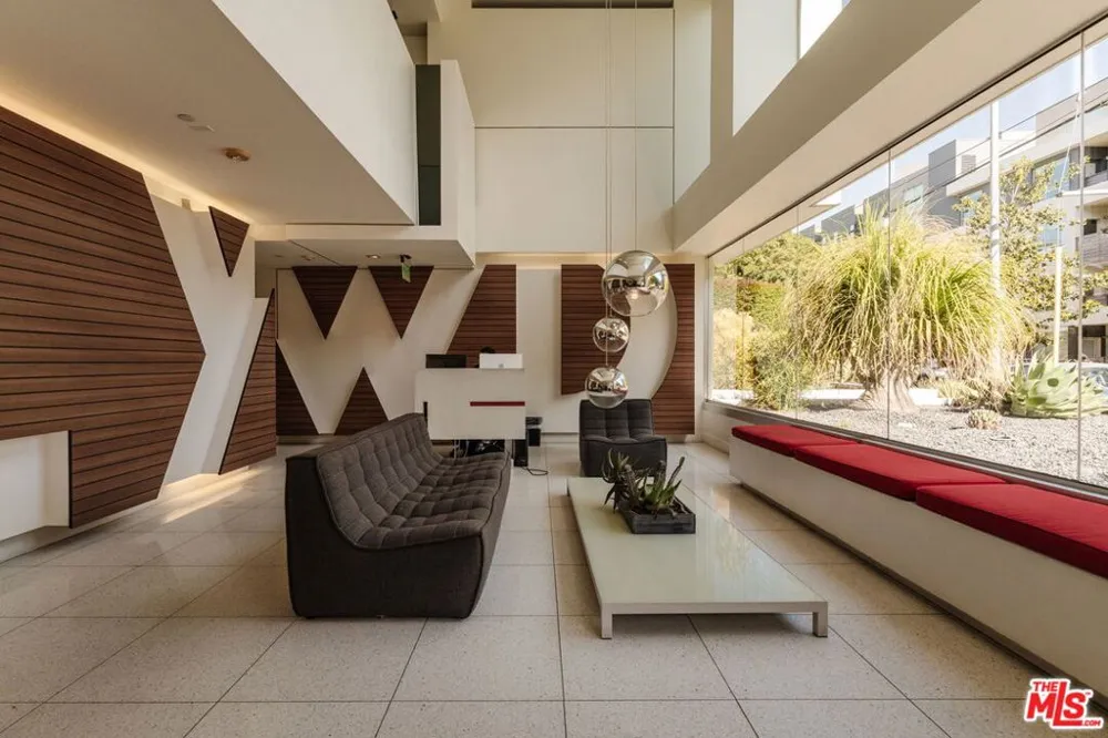 6735 Yucca Street #101 Los Angeles, CA 90028