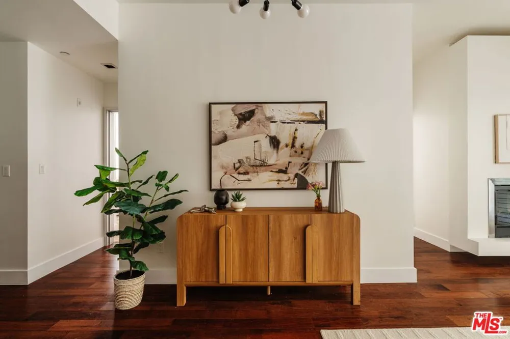 6735 Yucca Street #101 Los Angeles, CA 90028