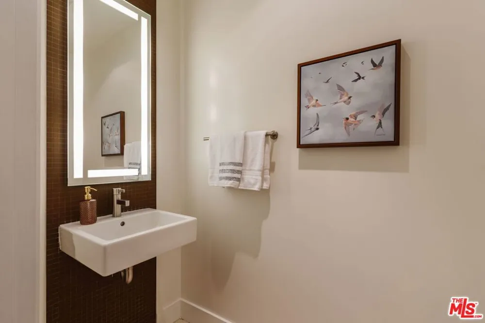 6735 Yucca Street #101 Los Angeles, CA 90028