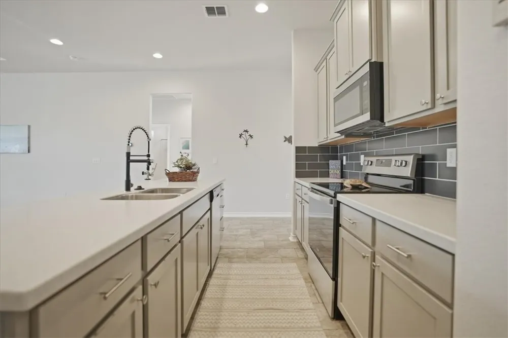 157 Shady Terrace Rockport, TX 78382