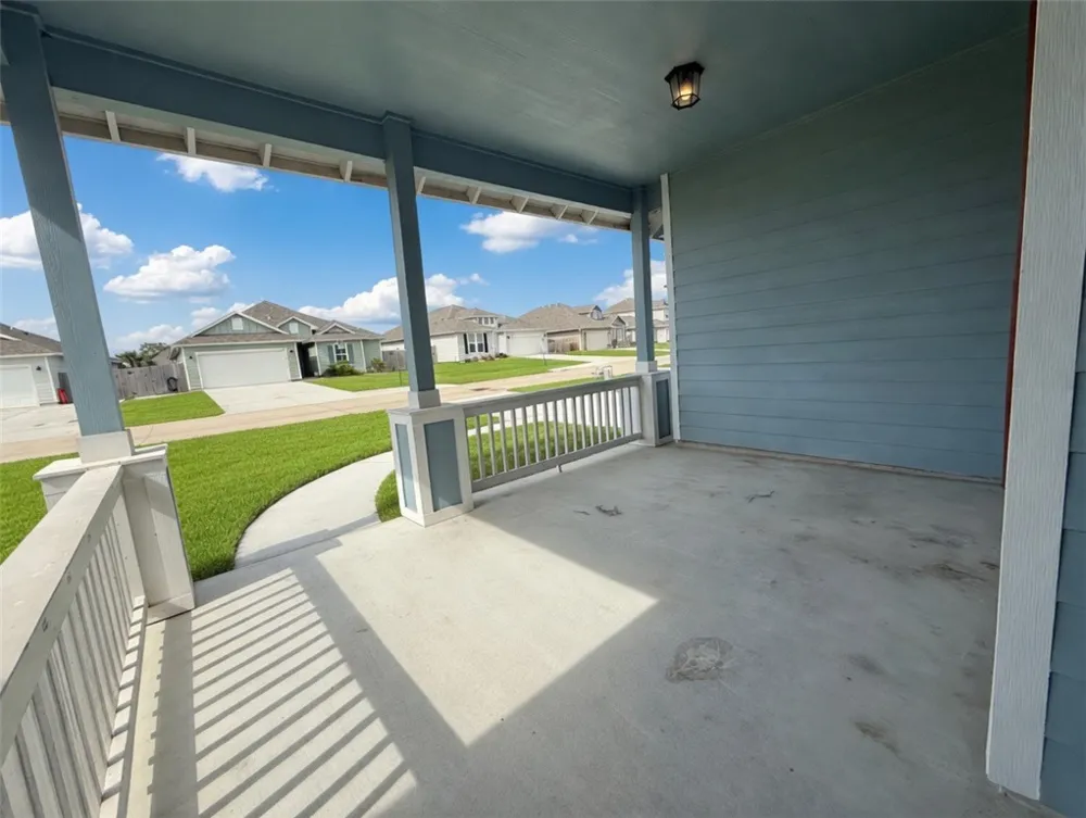 157 Shady Terrace Rockport, TX 78382