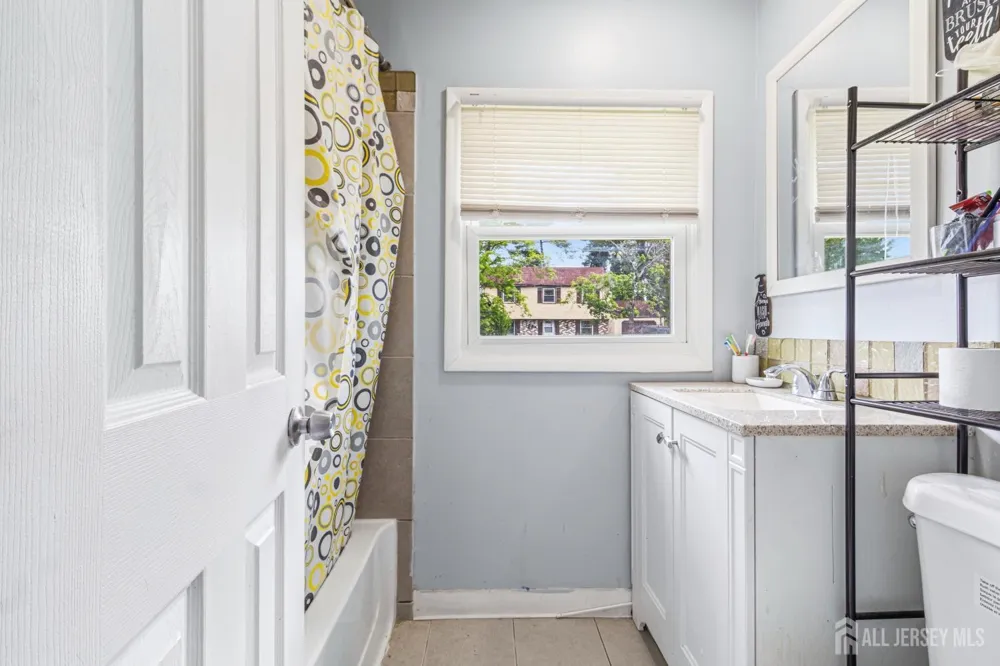 2 Budhollow Lane Willingboro, NJ 08046