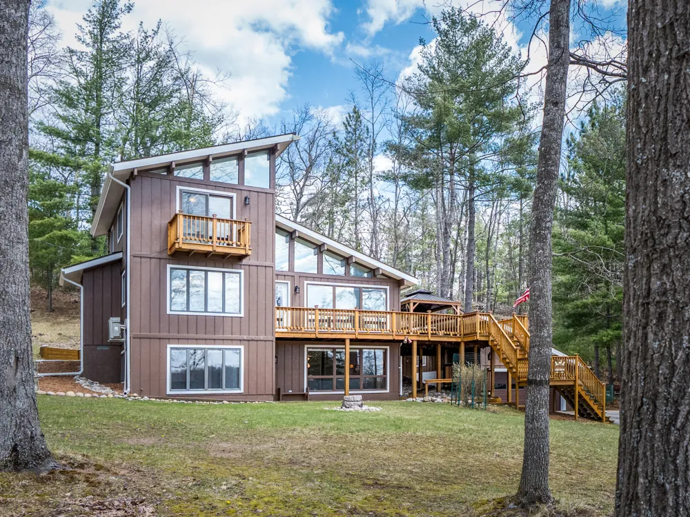 8838 Lakeshore Trail Montmorency Township, MI 49709