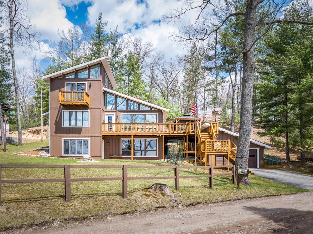 8838 Lakeshore Trail Montmorency Township, MI 49709