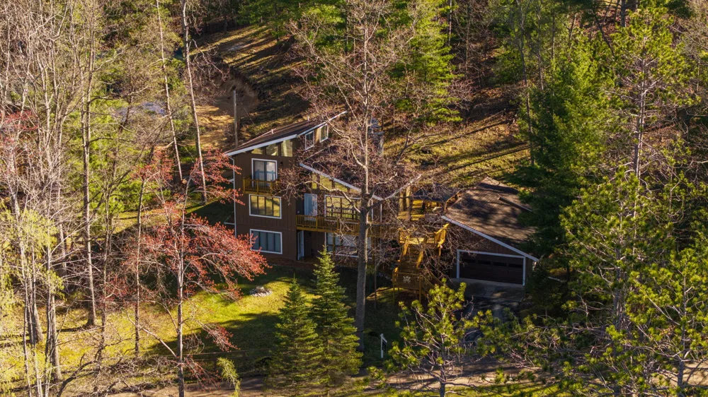 8838 Lakeshore Trail Montmorency Township, MI 49709