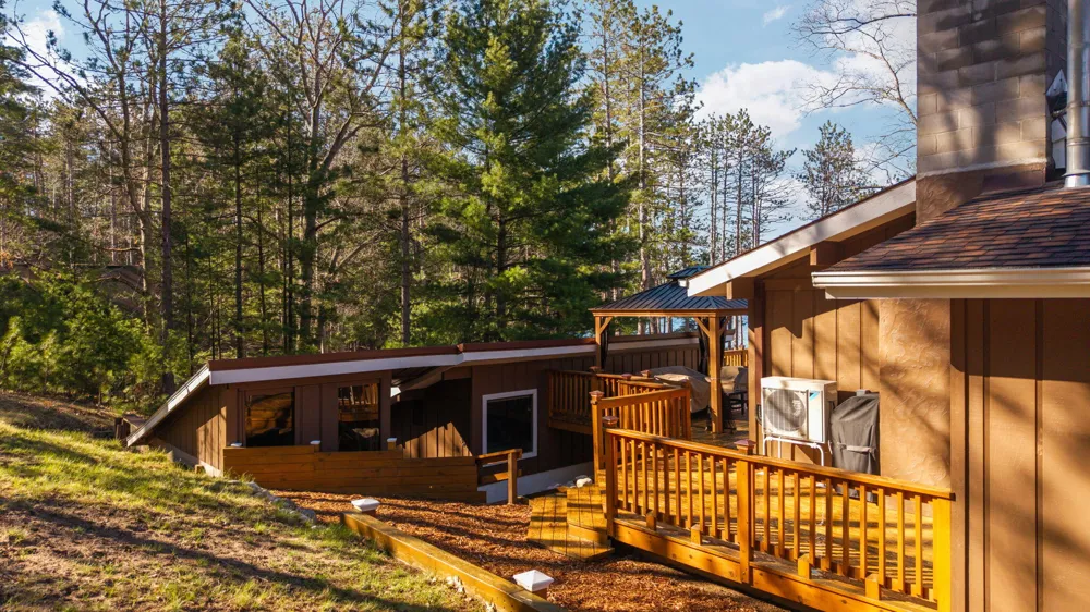 8838 Lakeshore Trail Montmorency Township, MI 49709