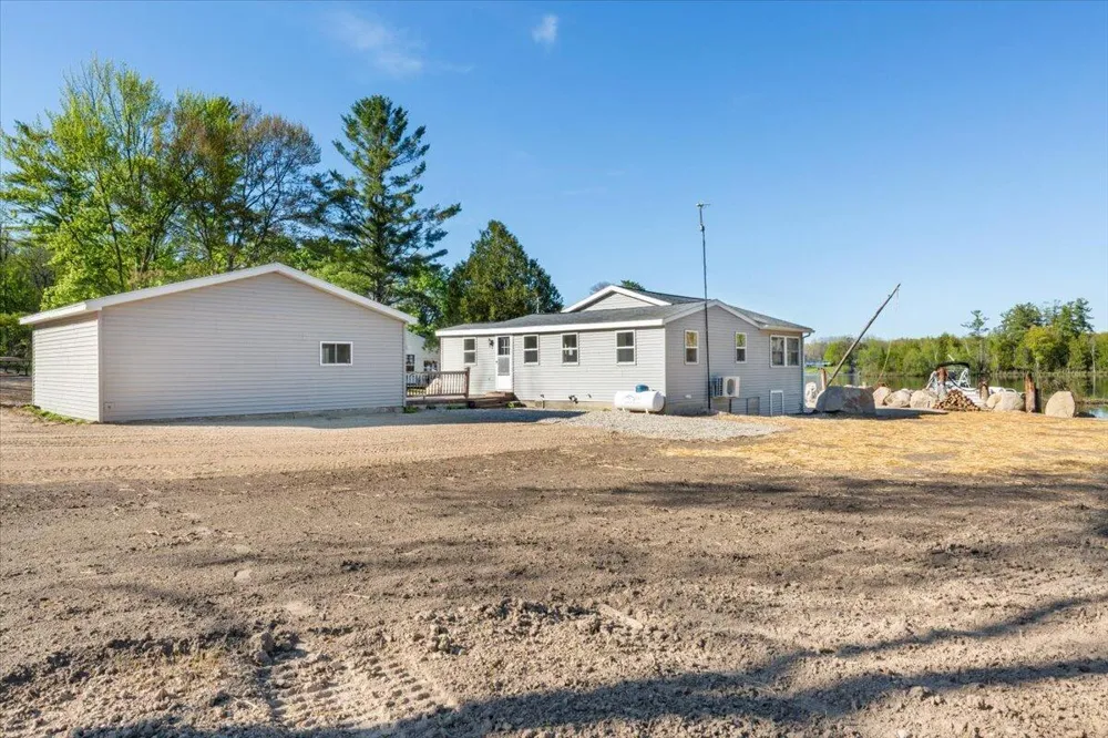 136 Pleasant Drive Belvidere Township, MI 48886
