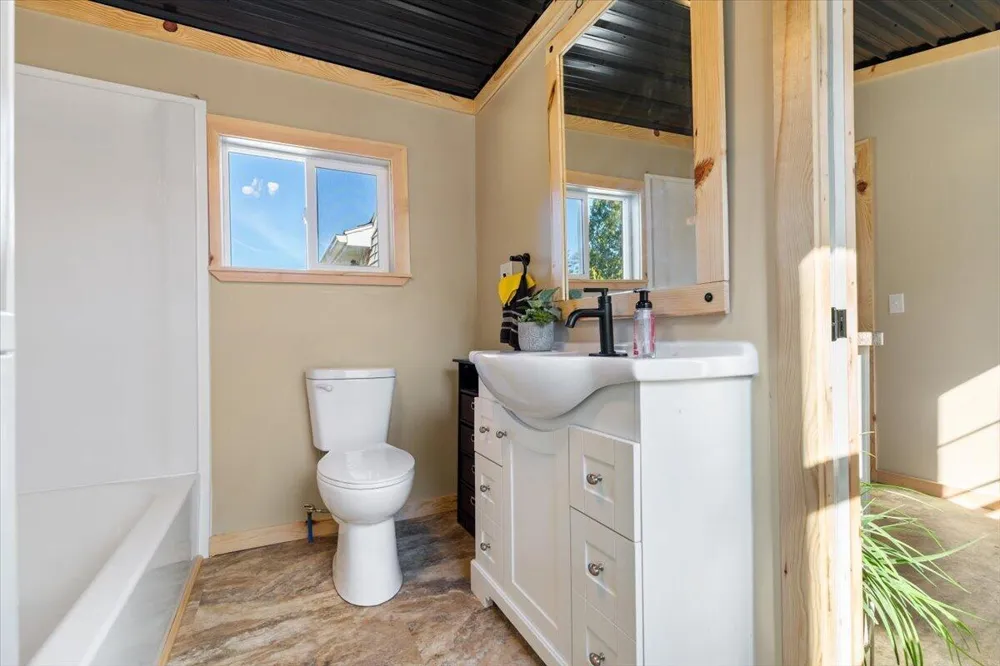 136 Pleasant Drive Belvidere Township, MI 48886