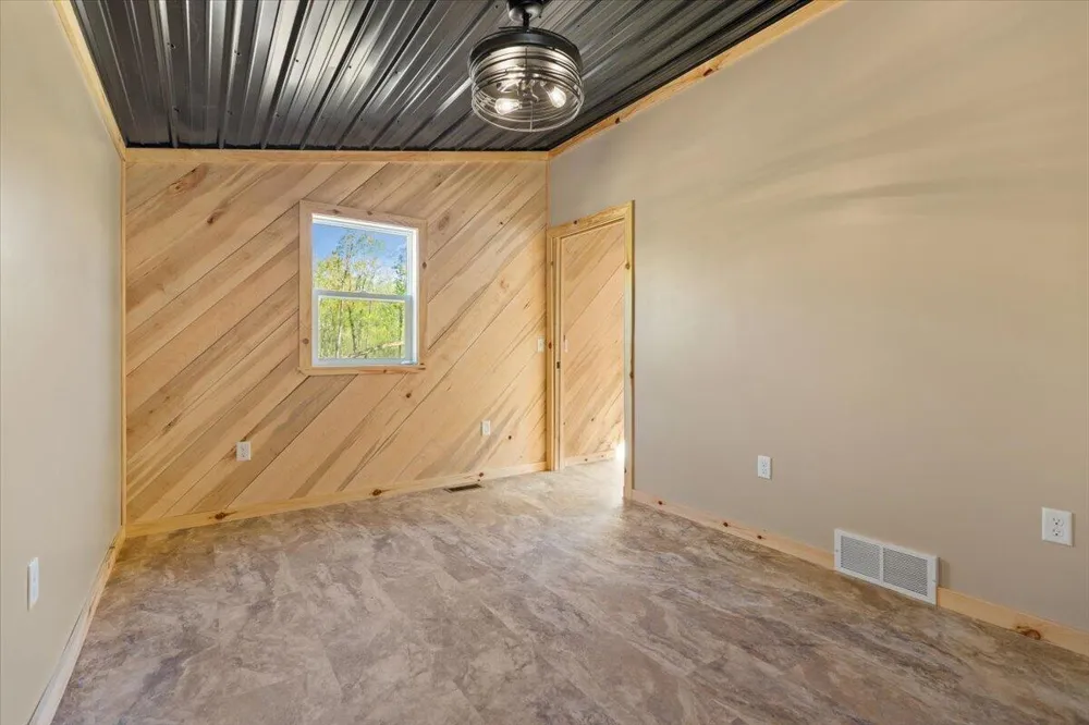 136 Pleasant Drive Belvidere Township, MI 48886