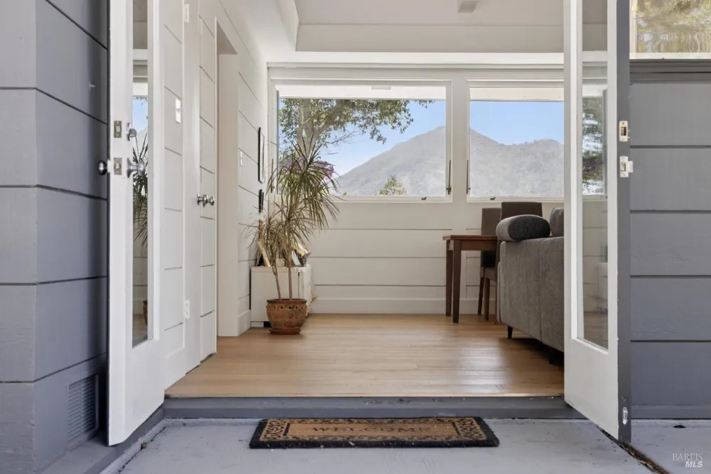 25 Brushwood Lane Greenbrae, CA 94904