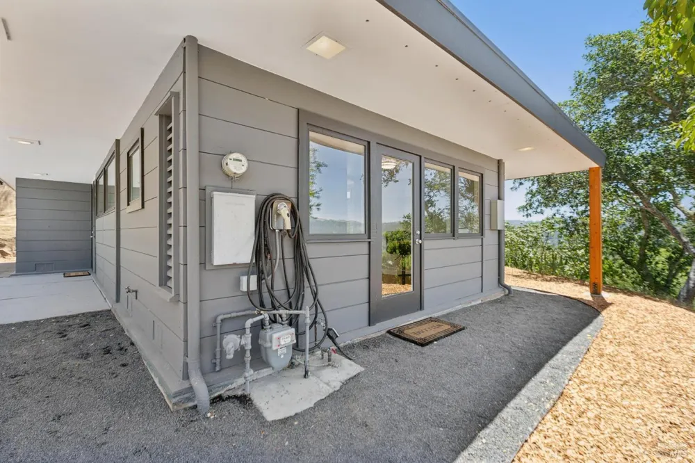 25 Brushwood Lane Greenbrae, CA 94904