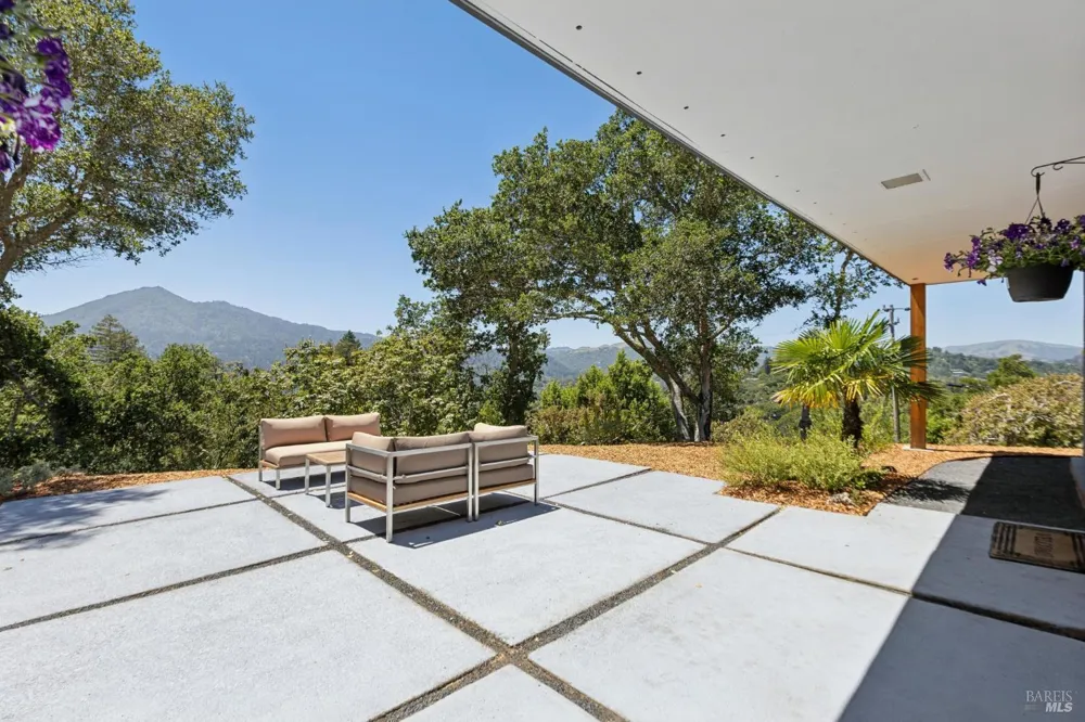 25 Brushwood Lane Greenbrae, CA 94904