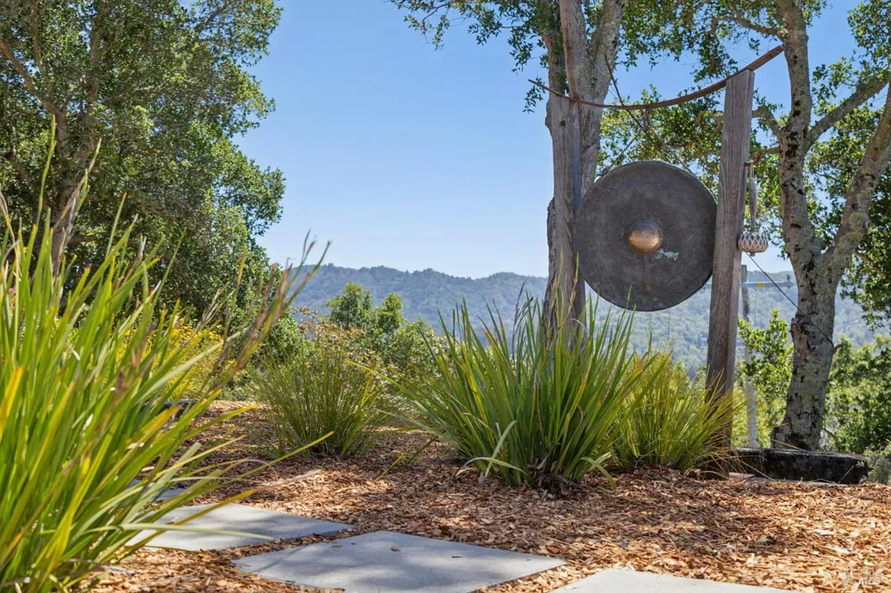 25 Brushwood Lane Greenbrae, CA 94904