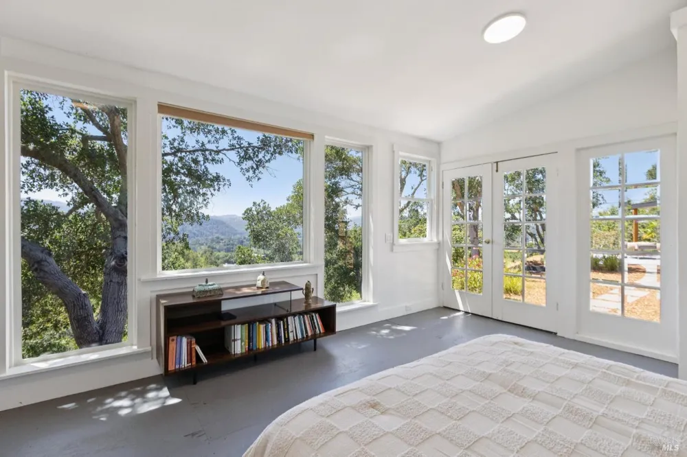 25 Brushwood Lane Greenbrae, CA 94904