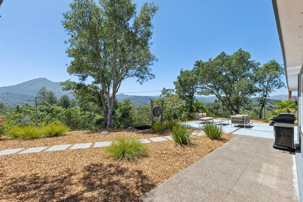 25 Brushwood Lane Greenbrae, CA 94904